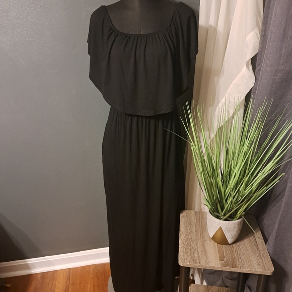 Black Maxi dress- Size Medium- NWT - Picture 2 of 4